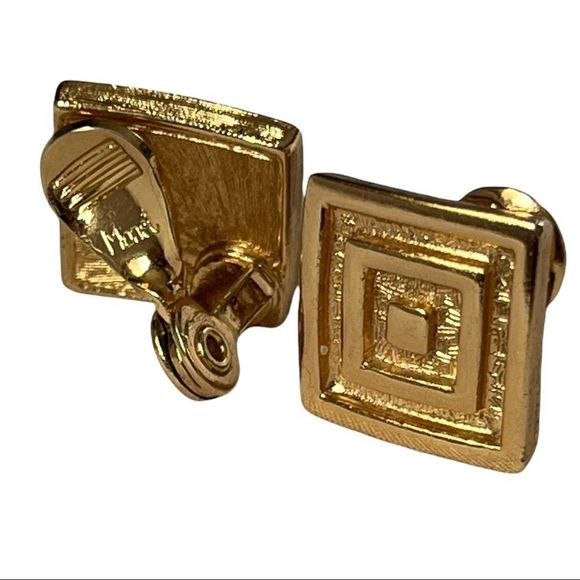 Vintage Monet Signed Bright Gold Square Or Diamond Clip Back Earrings - Picture 4 of 10